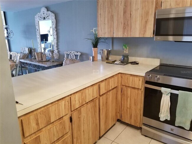 Foto del edificio - 9815 Harrell Ave