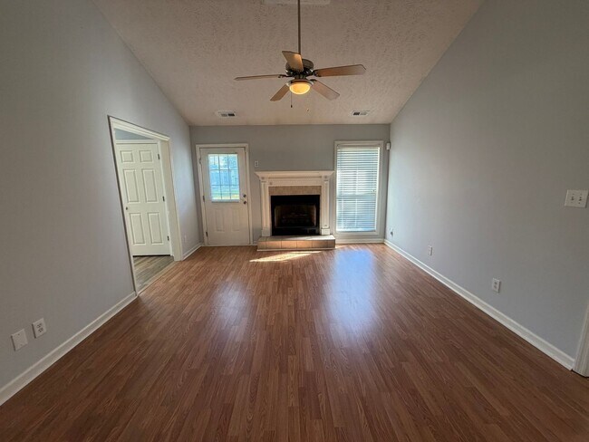 Foto del edificio - 7308 Scenic Dr