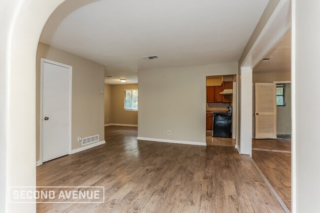 Building Photo - 5110 Dostie Dr S