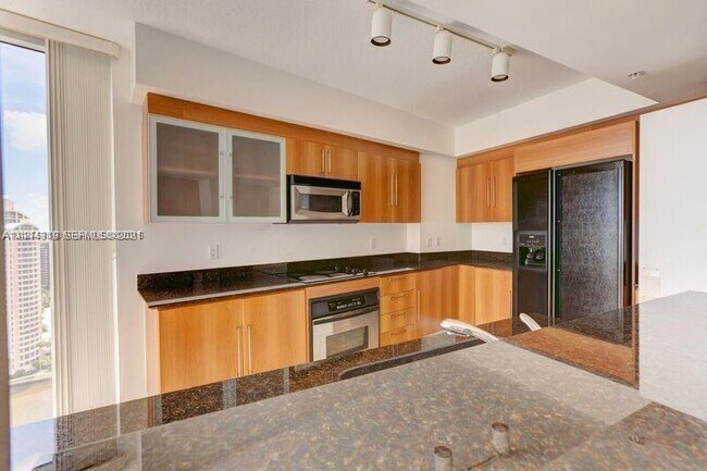 Building Photo - 335 S Biscayne Blvd