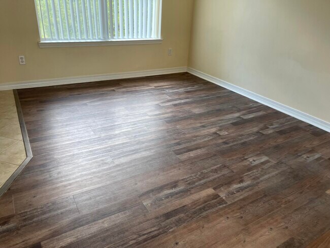 Building Photo - 1228 Ego Dr