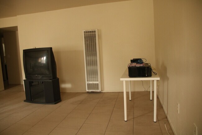 Foto del edificio - 5247 Huntington Dr N