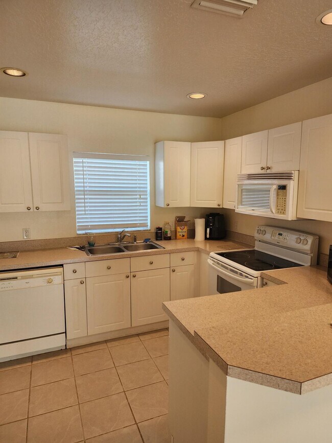 Foto del edificio - 170 Portside Ave