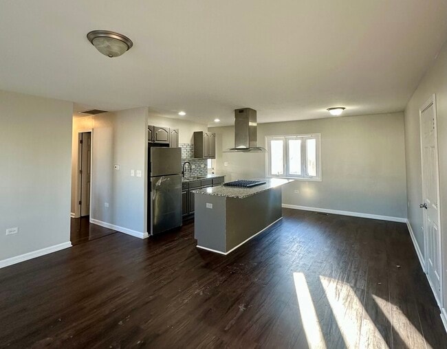 Building Photo - 344 Hickory Ave