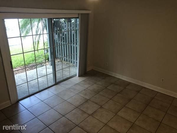 Building Photo - 2 br, 2.5 bath Townhome - 16532 Brigadoon Dr