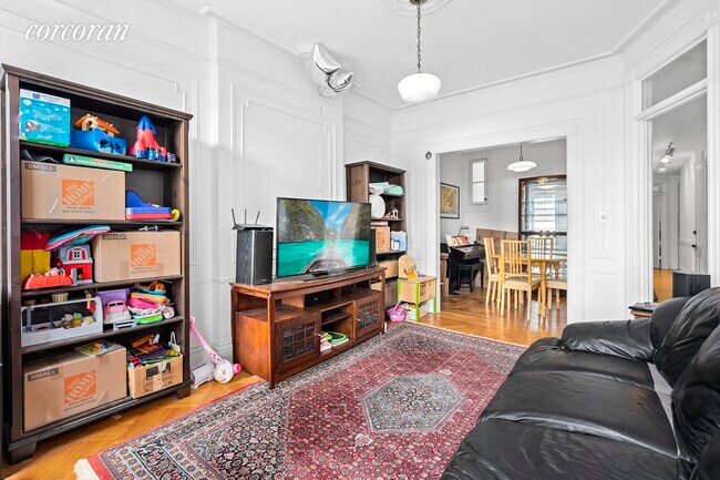 Building Photo - 480 7th St
