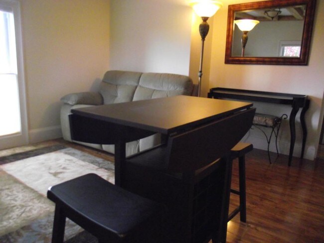 Building Photo - 5043 US-5
