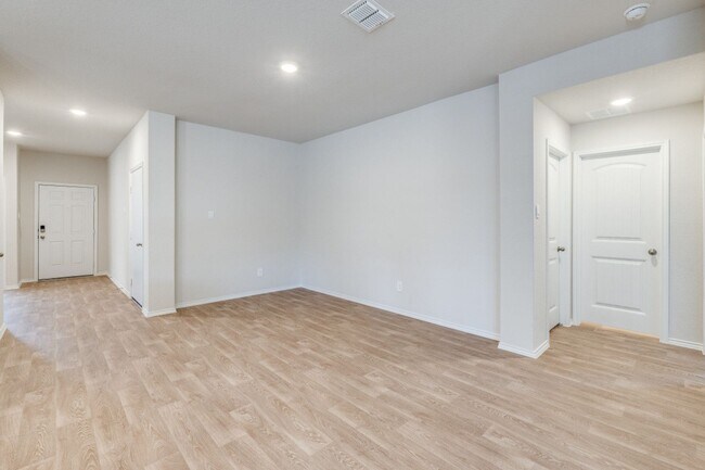 Foto del edificio - 4 BR + OFFICE / 3 BA in Seguin - 2042 SF One-Story Home - Arroyo Ranch!