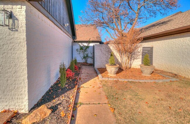 Foto del edificio - 3813 Ives Way