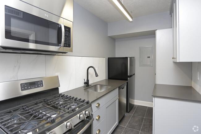 1BR, 1BA - 635 SF - Eleanor Rigby