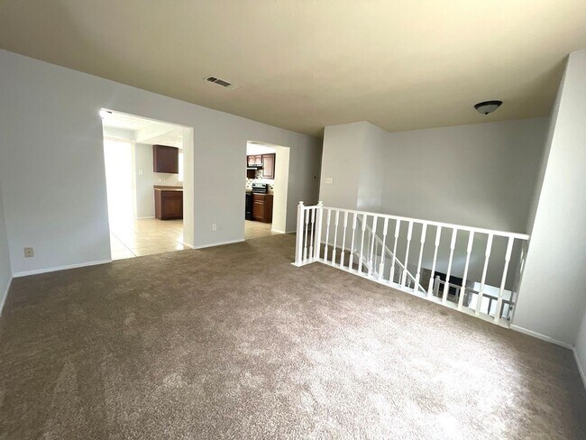 Foto del edificio - 3127 Glen Spring Dr
