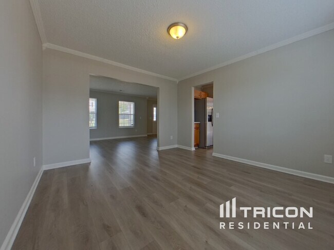 Foto del edificio - 661 Thornhill Dr