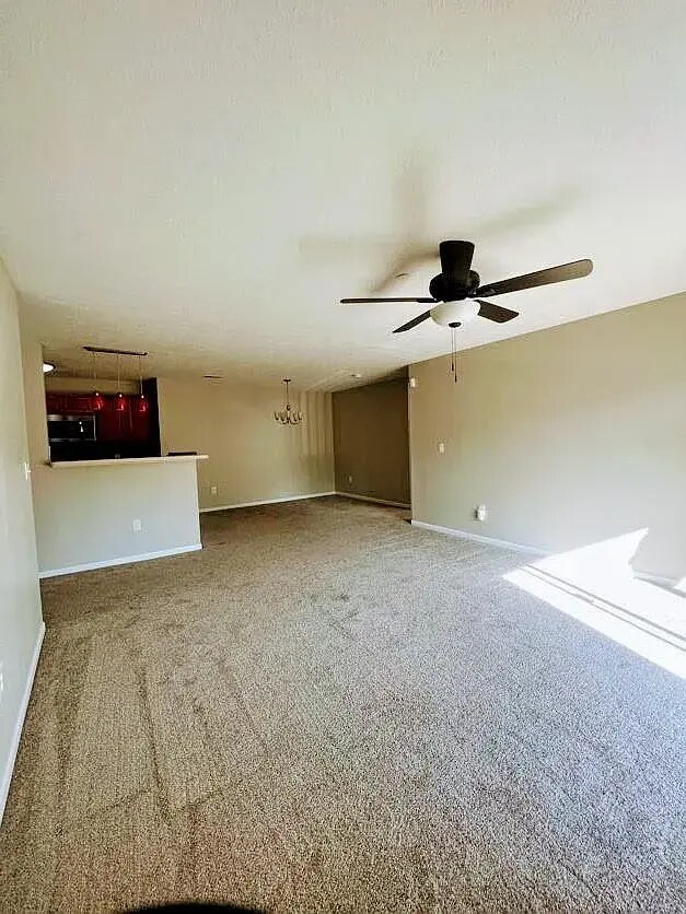 Foto del edificio - 7594 Shawnee Ln