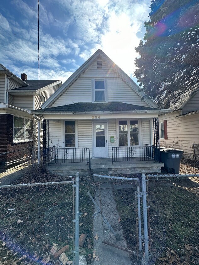 Foto principal - 334 E Lake St
