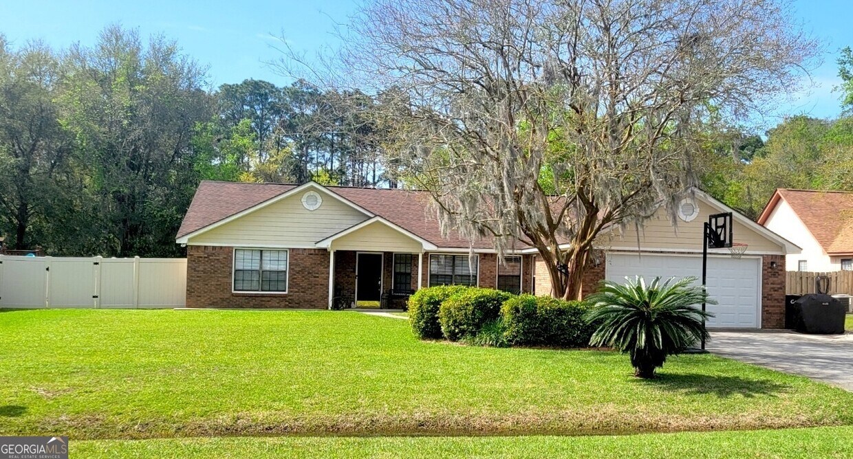 Primary Photo - 106 Plantation Oaks Dr