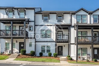 Building Photo - 312 Lincoln St