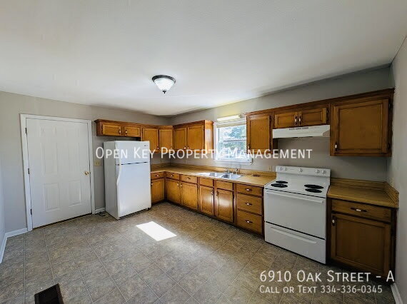 Building Photo - 6910 Oak St