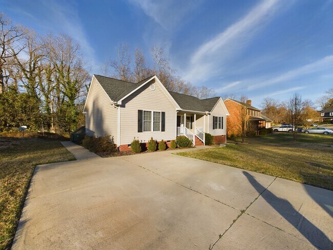Foto del edificio - 3706 Perthshire Ln