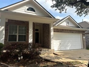 Building Photo - 304 Valona Loop