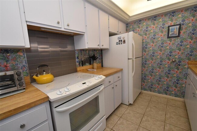 Foto del edificio - 1703 Pelican Cove Rd