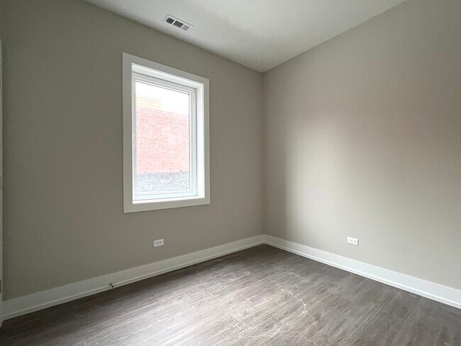 Foto del edificio - 3244 N Lincoln Ave