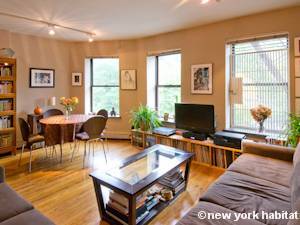 Living room - 454 Saint Nicholas Ave