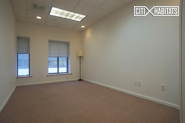 Foto del edificio - 129 E 47th St