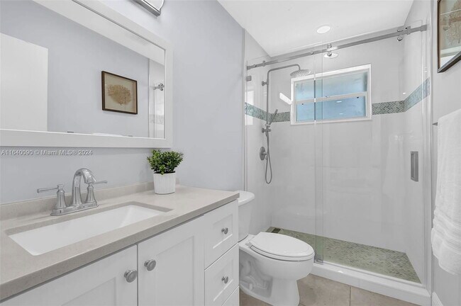 Foto del edificio - 2160 NE 56th St