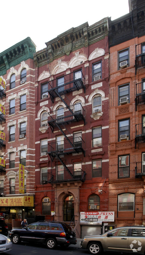 Building Photo - 28 Henry St