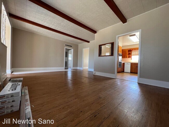 Building Photo - 3 br, 2 bath House - 17657 E. Dinuba Ave