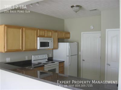 Building Photo - 256 Bass Pond Glen Dr