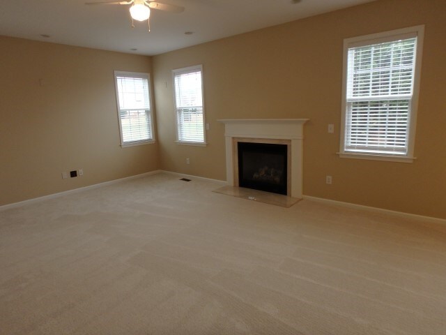 Building Photo - 121 Hampton Lake Drive