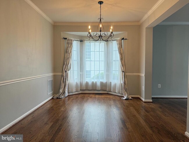 Building Photo - 25558 Dabner Dr