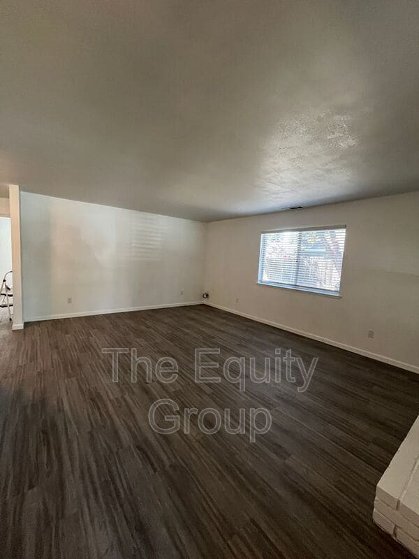 Building Photo - 1828 W Vassar Ave