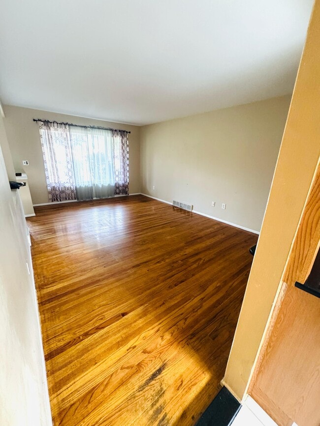 Foto del edificio - 29415 Cunningham Dr