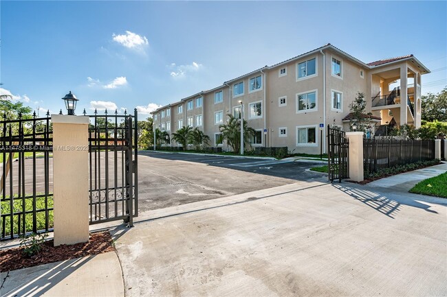 Building Photo - 2601 SW 64th Ave