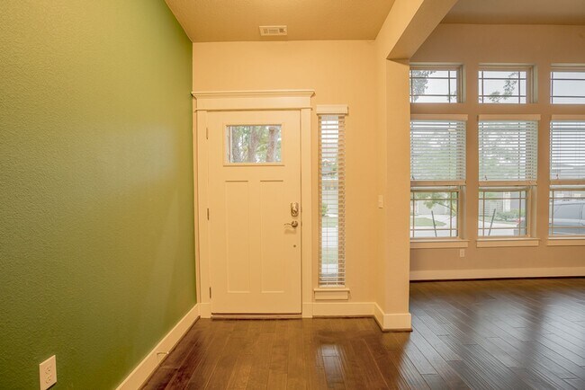 Foto del edificio - Your Next Home Awaits: Spacious 3/BR 2.5/B...