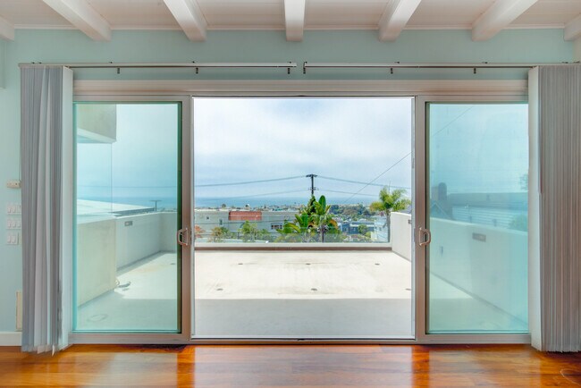 Magníficas vistas al mar - 707 Longfellow Ave