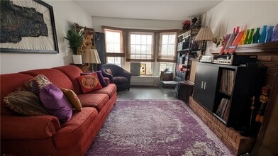 Building Photo - 6 Foxpointe Cir