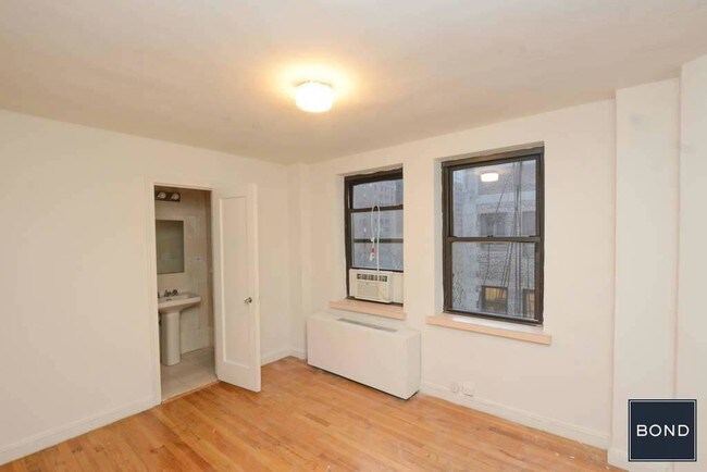 Foto del edificio - 330 E 43rd St