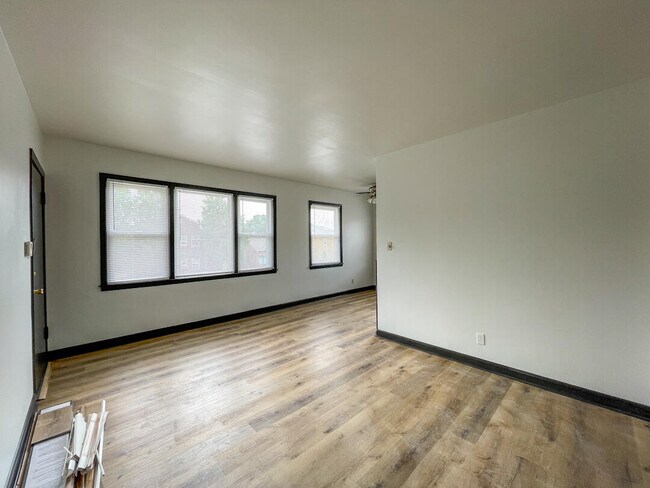 Foto del edificio - 6910 W Center St