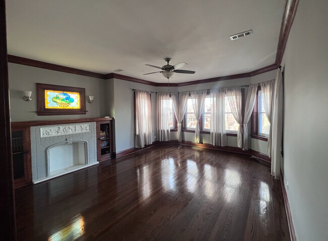 Foto del edificio - 1637 S Austin Blvd