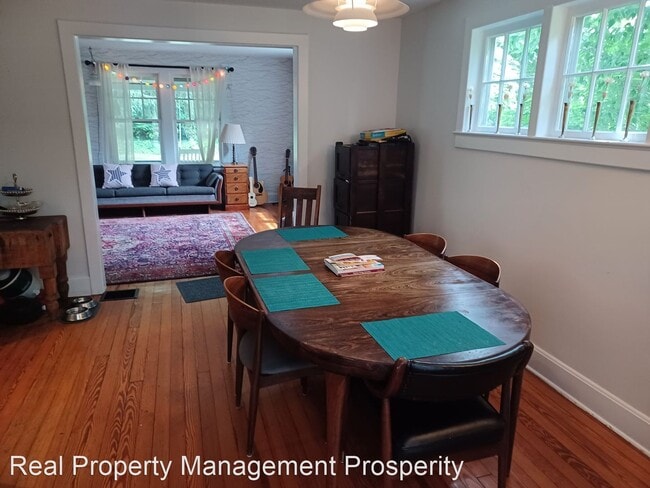 Building Photo - 3 br, 3 bath House - 412 Summit Ave
