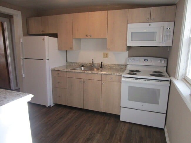 Building Photo - 3 bedroom Bungalow