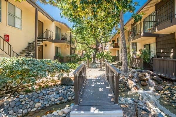 Foto del edificio - 1538 Maurice Ln
