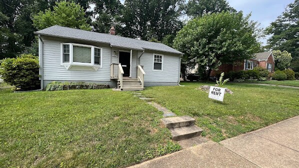 Primary Photo - 10819 Warwick Ave