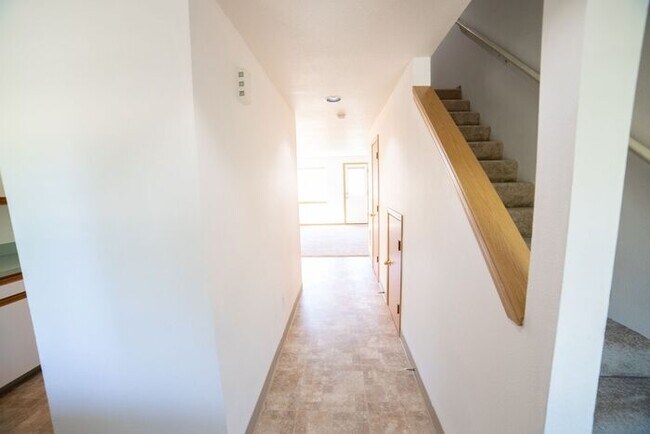 Foto del edificio - Townhome with Fresh Updates!!