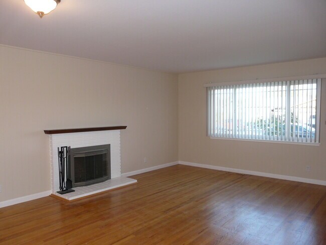 Foto del edificio - Cozy 3 Bedroom 2 Bath Home in Cambrian are...