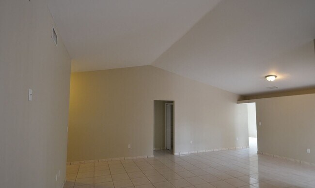 Building Photo - 7845 SW 161st Ave