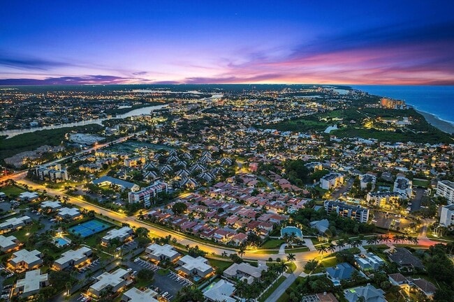 Building Photo - 1605 S US Hwy 1